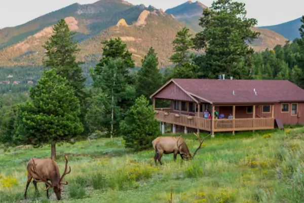 best-hotels-in-estes-park-colorado